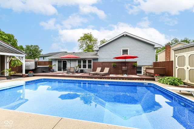 34 Sleepy Hollow Court, Westfield, IN 46074