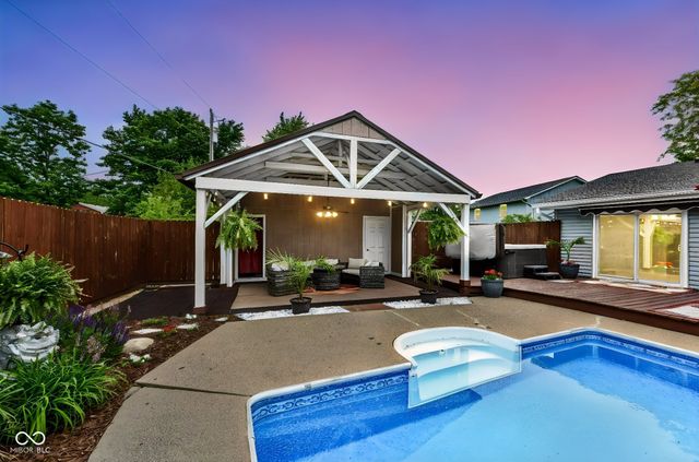 34 Sleepy Hollow Court, Westfield, IN 46074