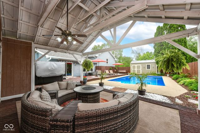 34 Sleepy Hollow Court, Westfield, IN 46074