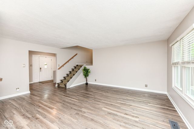 34 Sleepy Hollow Court, Westfield, IN 46074