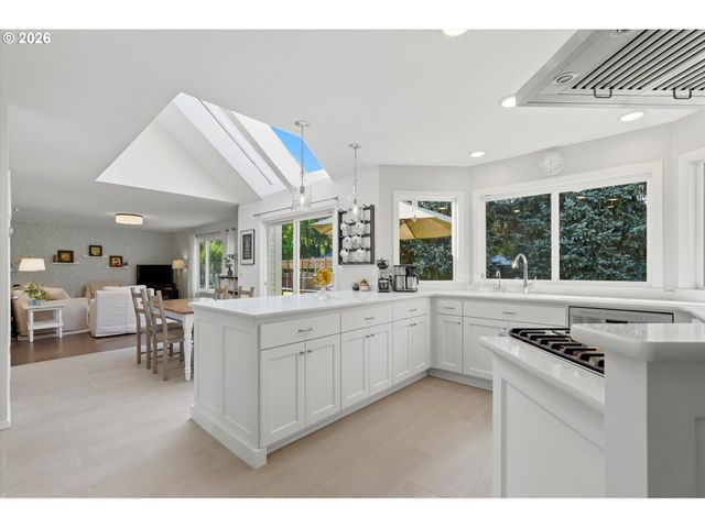 401 E DONALD Ln, Newberg, OR 97132