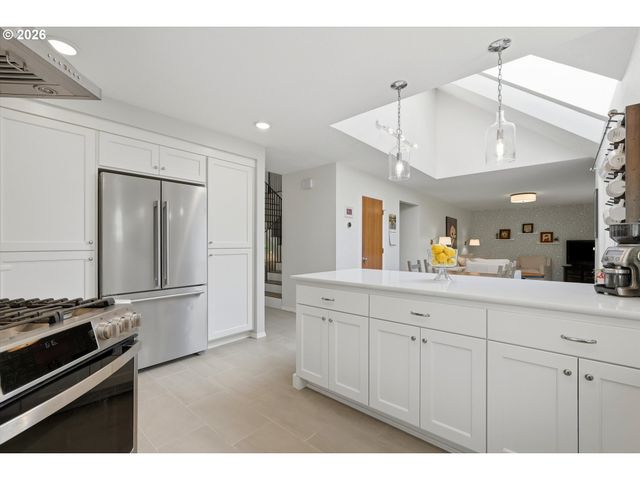 401 E DONALD Ln, Newberg, OR 97132