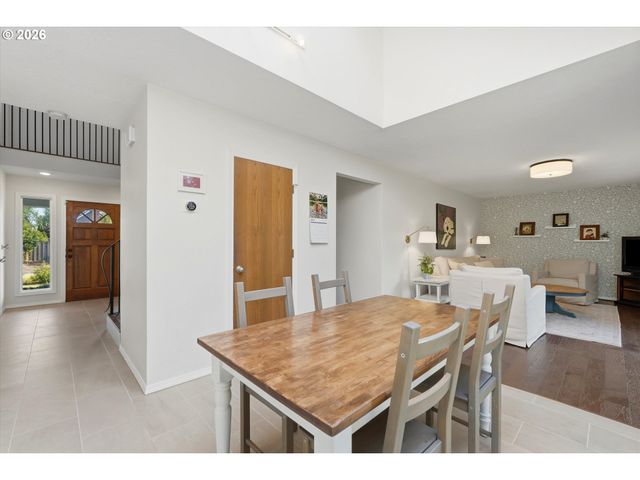 401 E DONALD Ln, Newberg, OR 97132