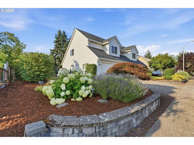 401 E DONALD Ln, Newberg, OR 97132