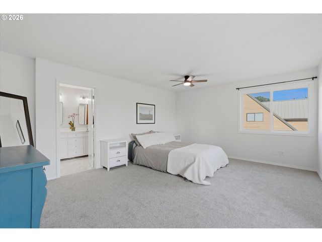 401 E DONALD Ln, Newberg, OR 97132