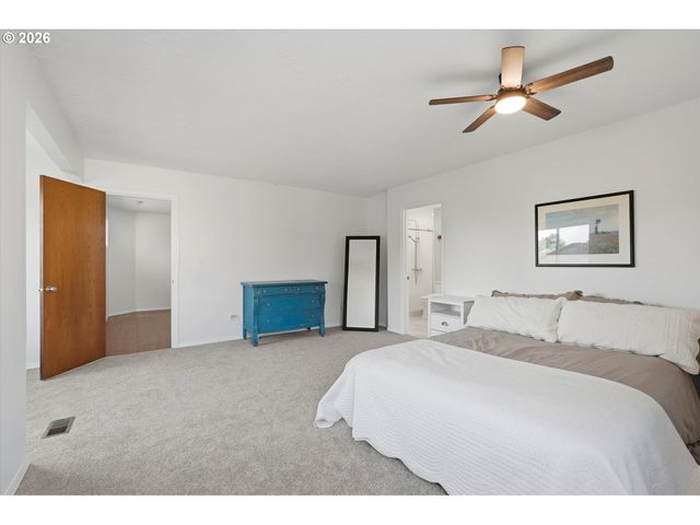401 E DONALD Ln, Newberg, OR 97132