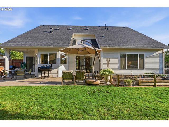 401 E DONALD Ln, Newberg, OR 97132