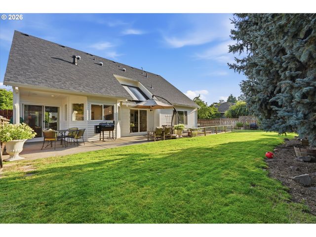 401 E DONALD Ln, Newberg, OR 97132