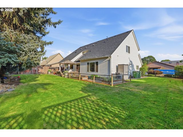 401 E DONALD Ln, Newberg, OR 97132