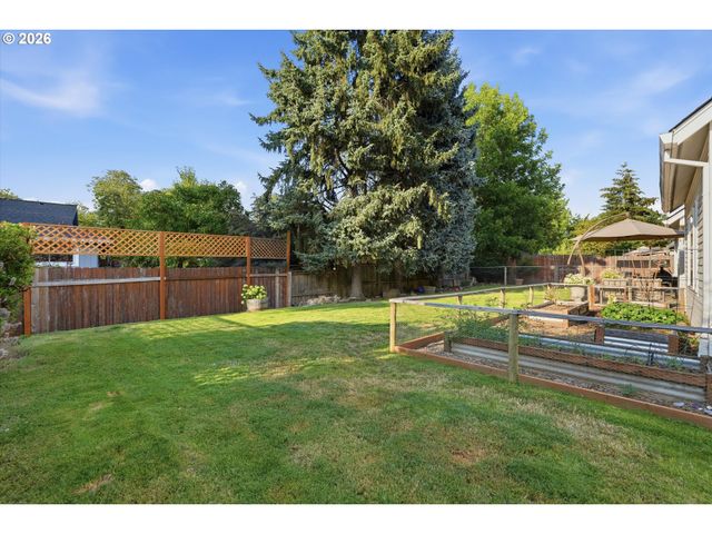 401 E DONALD Ln, Newberg, OR 97132