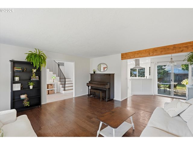 401 E DONALD Ln, Newberg, OR 97132