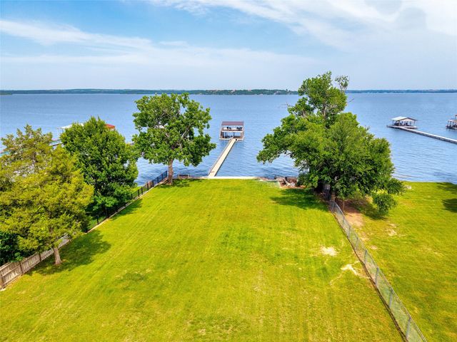 216 N Broadway Road, Azle, TX 76020