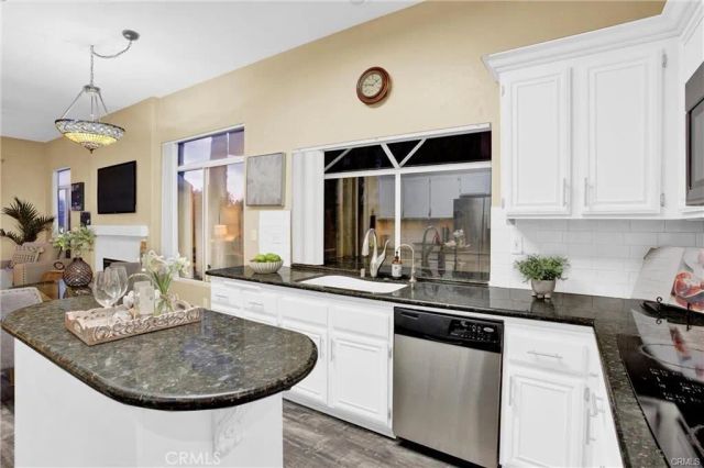 25099 Calle Entradero, Murrieta, CA 92563