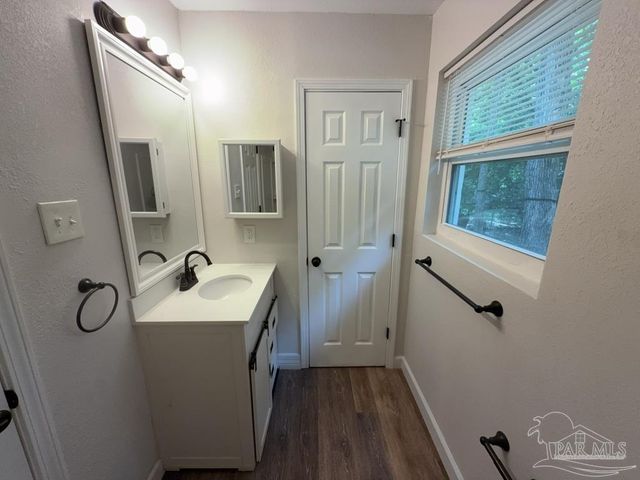 4531 Versailles Dr, Pensacola, FL 32505
