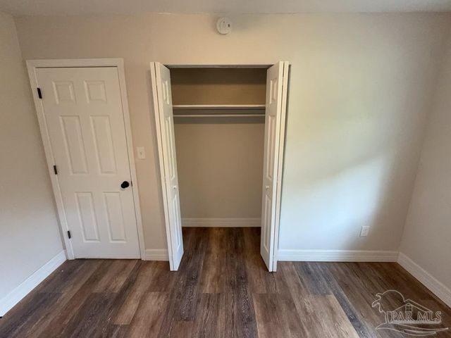 4531 Versailles Dr, Pensacola, FL 32505