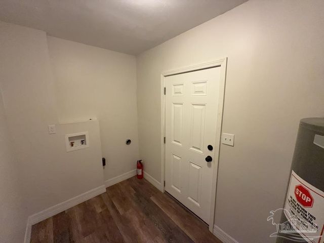 4531 Versailles Dr, Pensacola, FL 32505