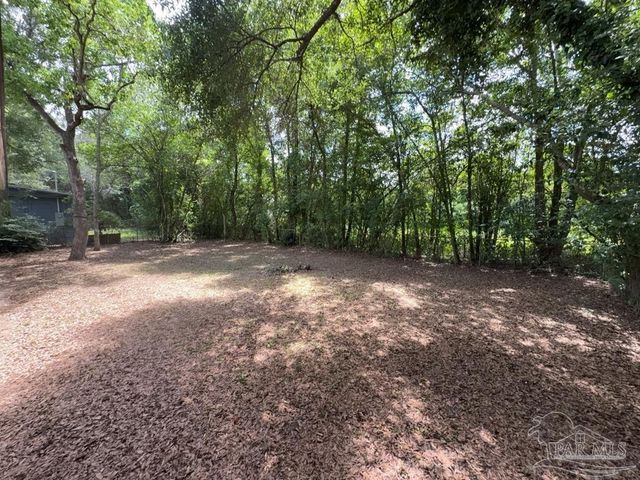 4531 Versailles Dr, Pensacola, FL 32505