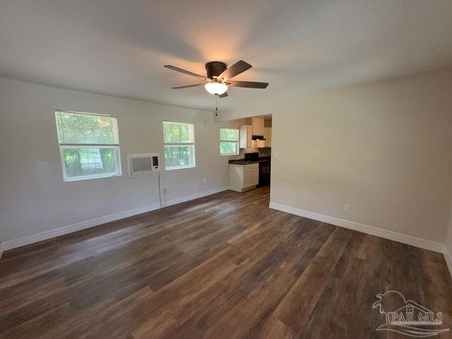 4531 Versailles Dr, Pensacola, FL 32505