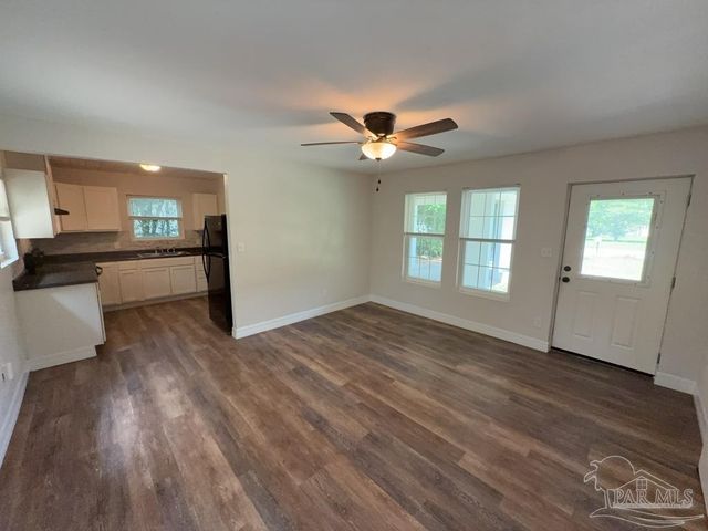 4531 Versailles Dr, Pensacola, FL 32505