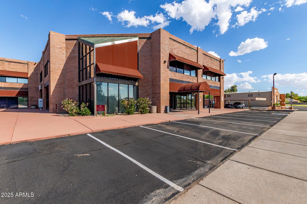 2727 W GLENDALE Avenue LL, Phoenix, AZ 85051 — exterior
