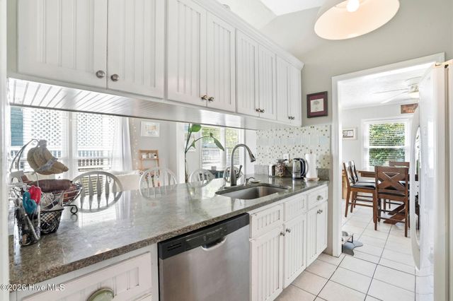 914 Oceanward Lane, Carolina Beach, NC 28428