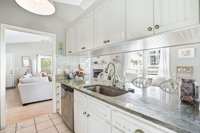 914 Oceanward Lane, Carolina Beach, NC 28428