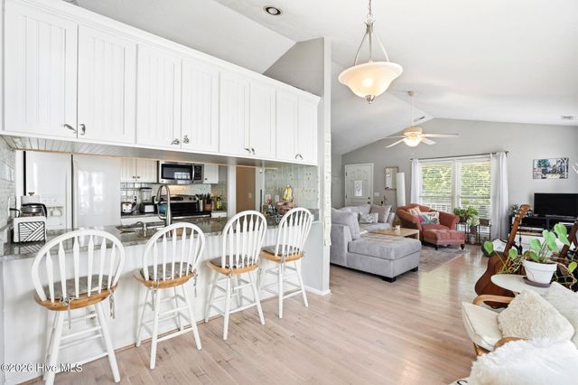914 Oceanward Lane, Carolina Beach, NC 28428