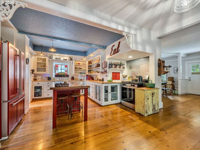 773 A St, Gearhart, OR 97138