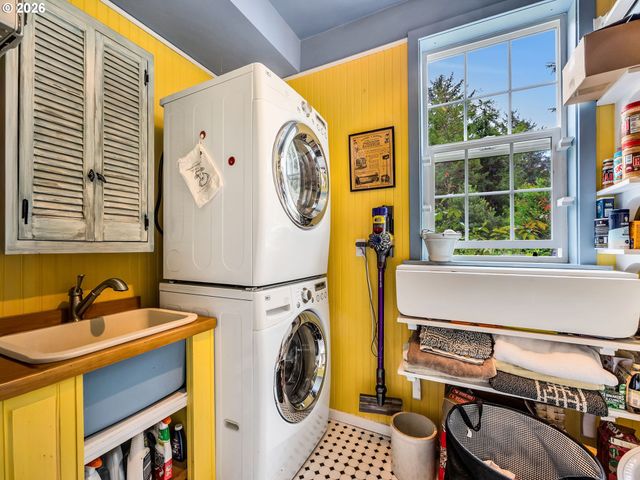773 A St, Gearhart, OR 97138