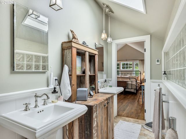 773 A St, Gearhart, OR 97138