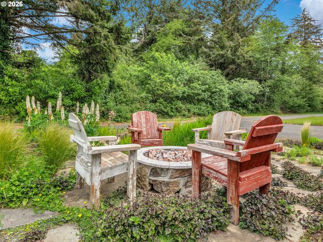 773 A St, Gearhart, OR 97138