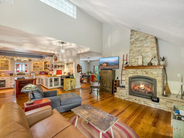 773 A St, Gearhart, OR 97138