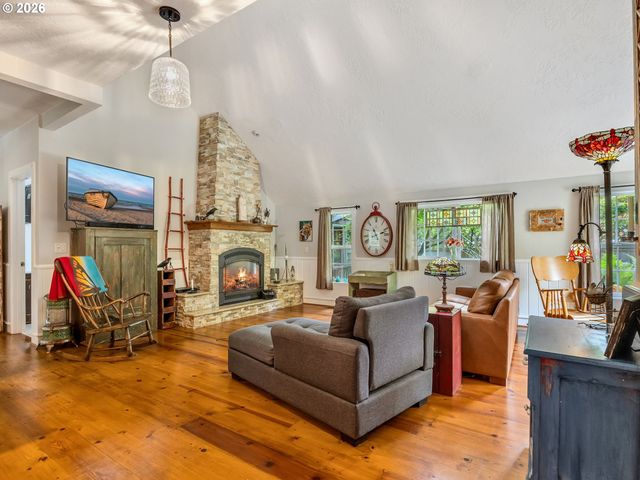 773 A St, Gearhart, OR 97138