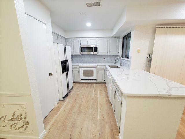 205 Mccarley Place, Mckinney, TX 75071