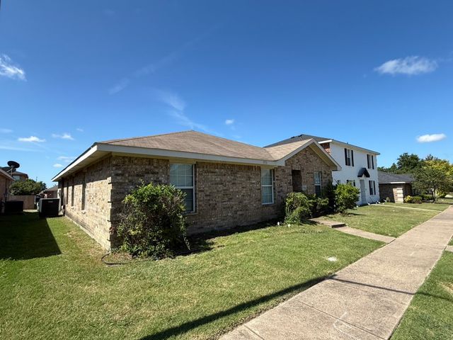 1936 Encino Drive, Lancaster, TX 75146