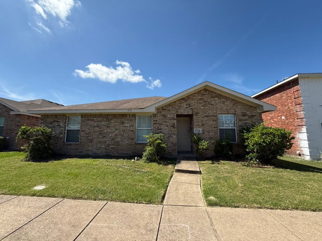 1936 Encino Drive, Lancaster, TX 75146