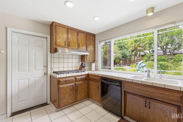 4200 Orinda Way, Bakersfield, CA 93306