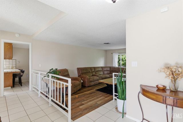 4200 Orinda Way, Bakersfield, CA 93306