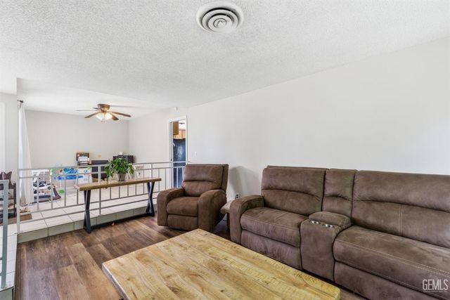 4200 Orinda Way, Bakersfield, CA 93306