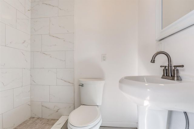 1749 Des Jardines Street, Houston, TX 77023