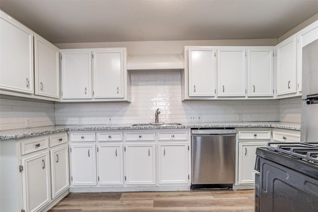 1749 Des Jardines Street, Houston, TX 77023