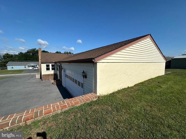 11092 WILLIAMSPORT PIKE, Greencastle, PA 17225
