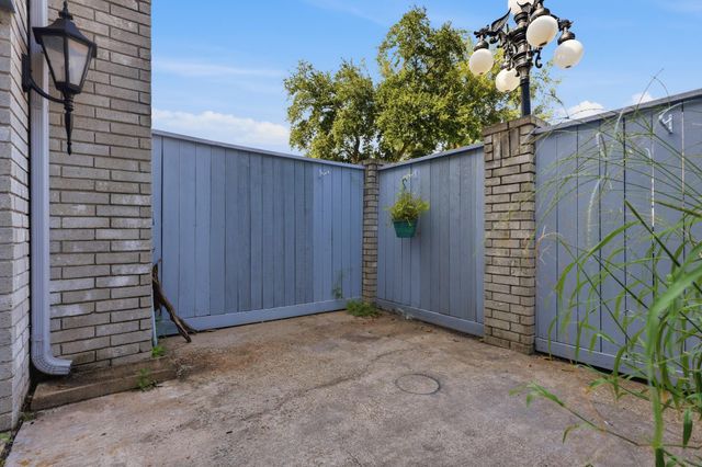 506 Wilcrest Drive 506, Houston, TX 77042