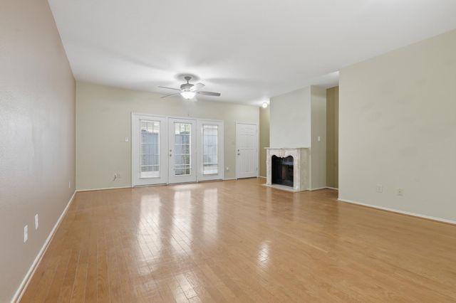 506 Wilcrest Drive 506, Houston, TX 77042