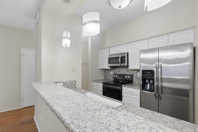 506 Wilcrest Drive 506, Houston, TX 77042