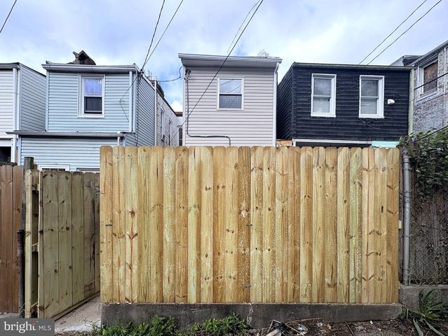 203 S PULASKI ST, Baltimore, MD 21223