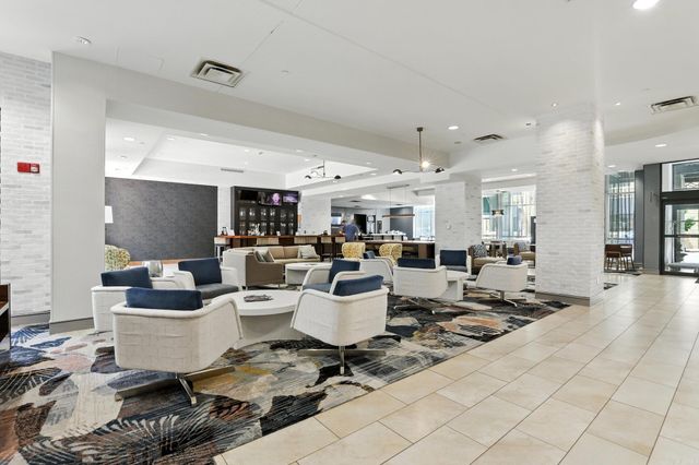 521 President Clinton Ave Apt 1101, Little Rock, AR 72201