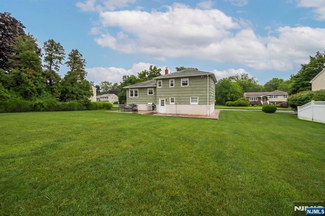 19 Andover Drive, Wayne, NJ 07470