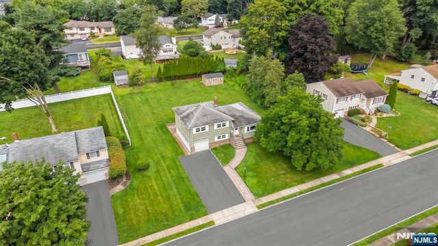 19 Andover Drive, Wayne, NJ 07470