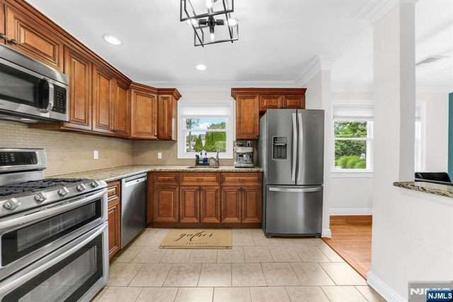 19 Andover Drive, Wayne, NJ 07470